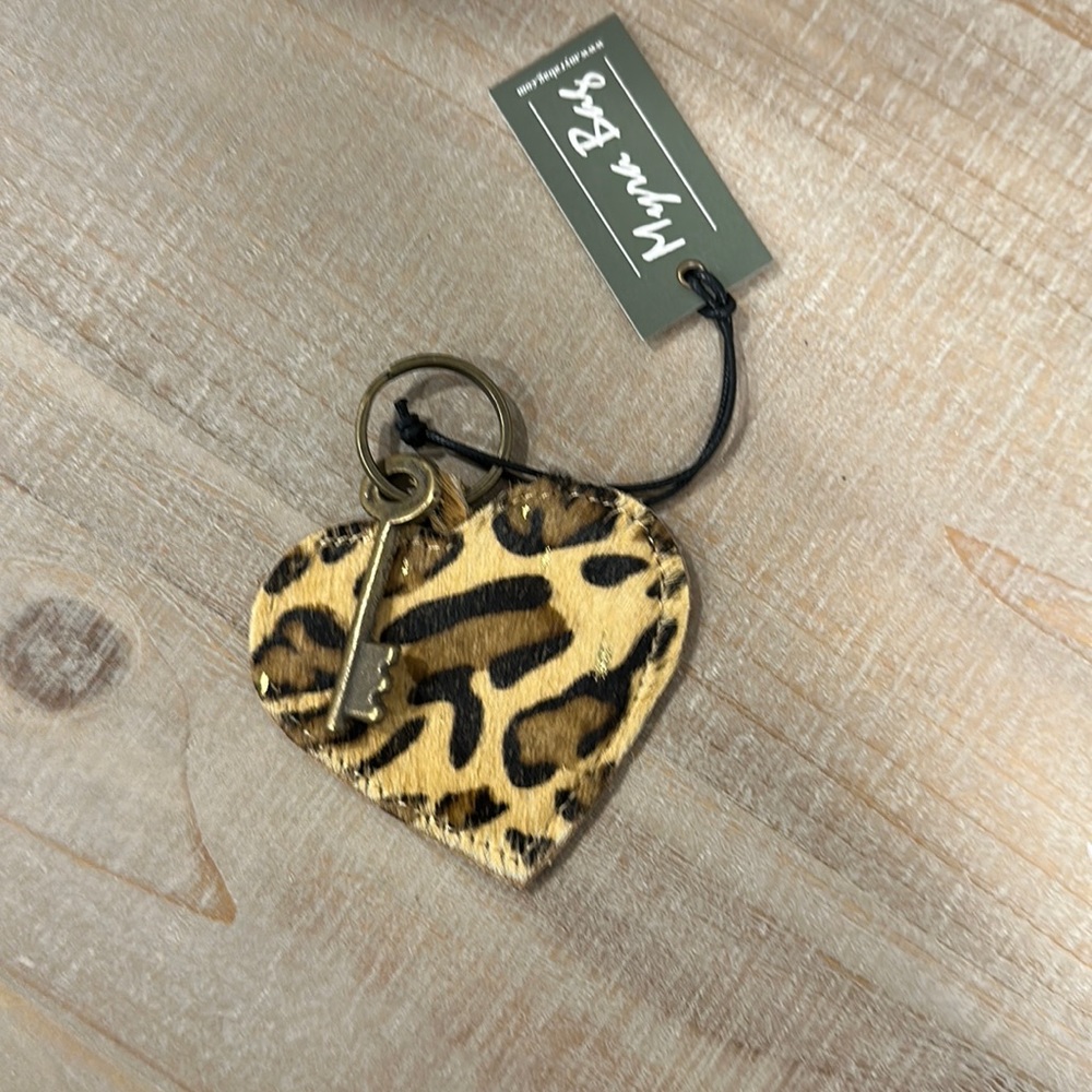 LITTLE SECRET KEYCHAIN